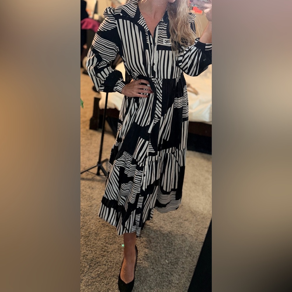 Elegant Black and White Long Sleeve Dress